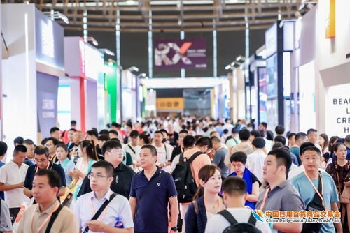 人流如潮星聚上海，百货盛会引领家电新风尚——第116届中国日用百货商品交易会盛大开幕聚焦家用电器销售